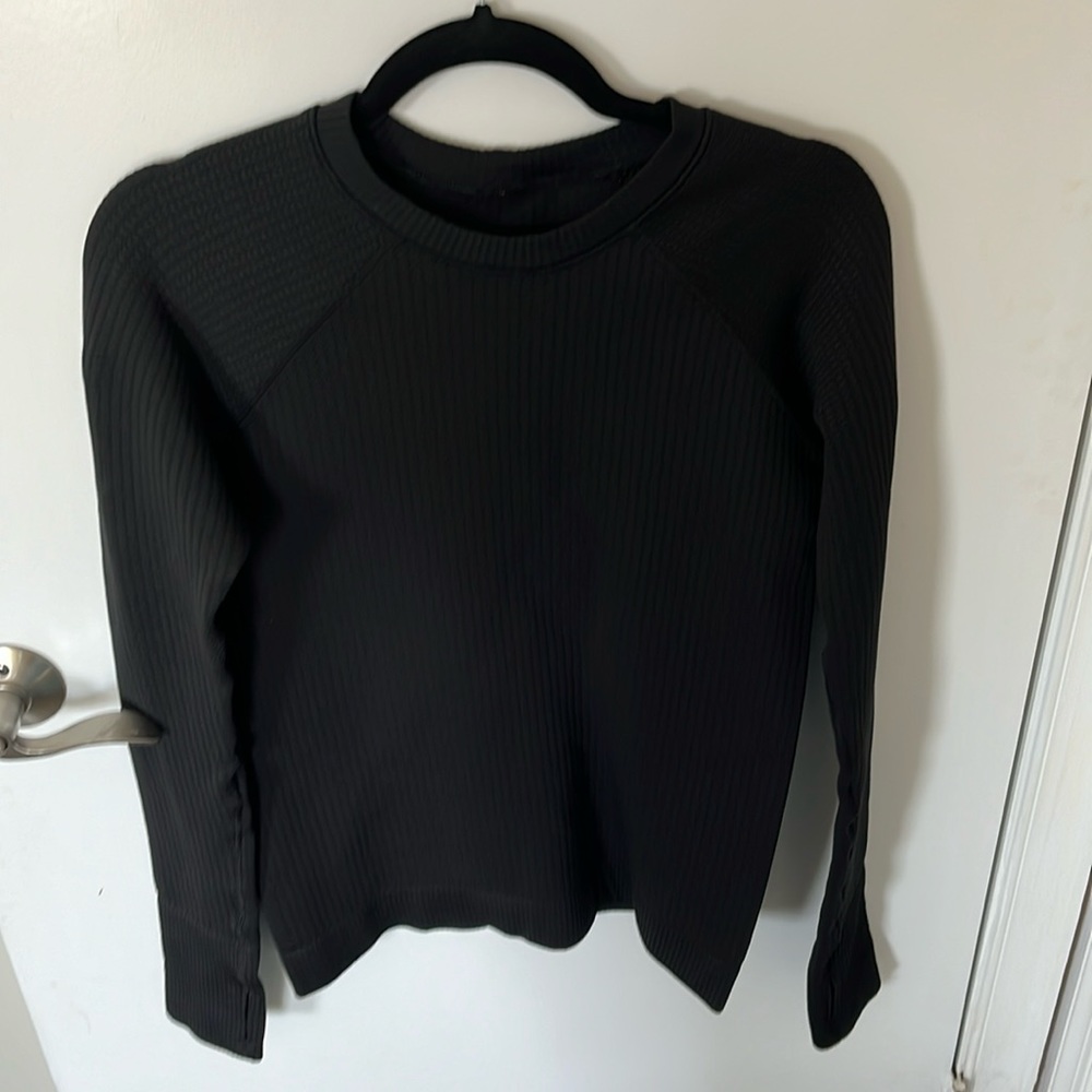 Lululemon long sleeved shirt. Black. Size 6.